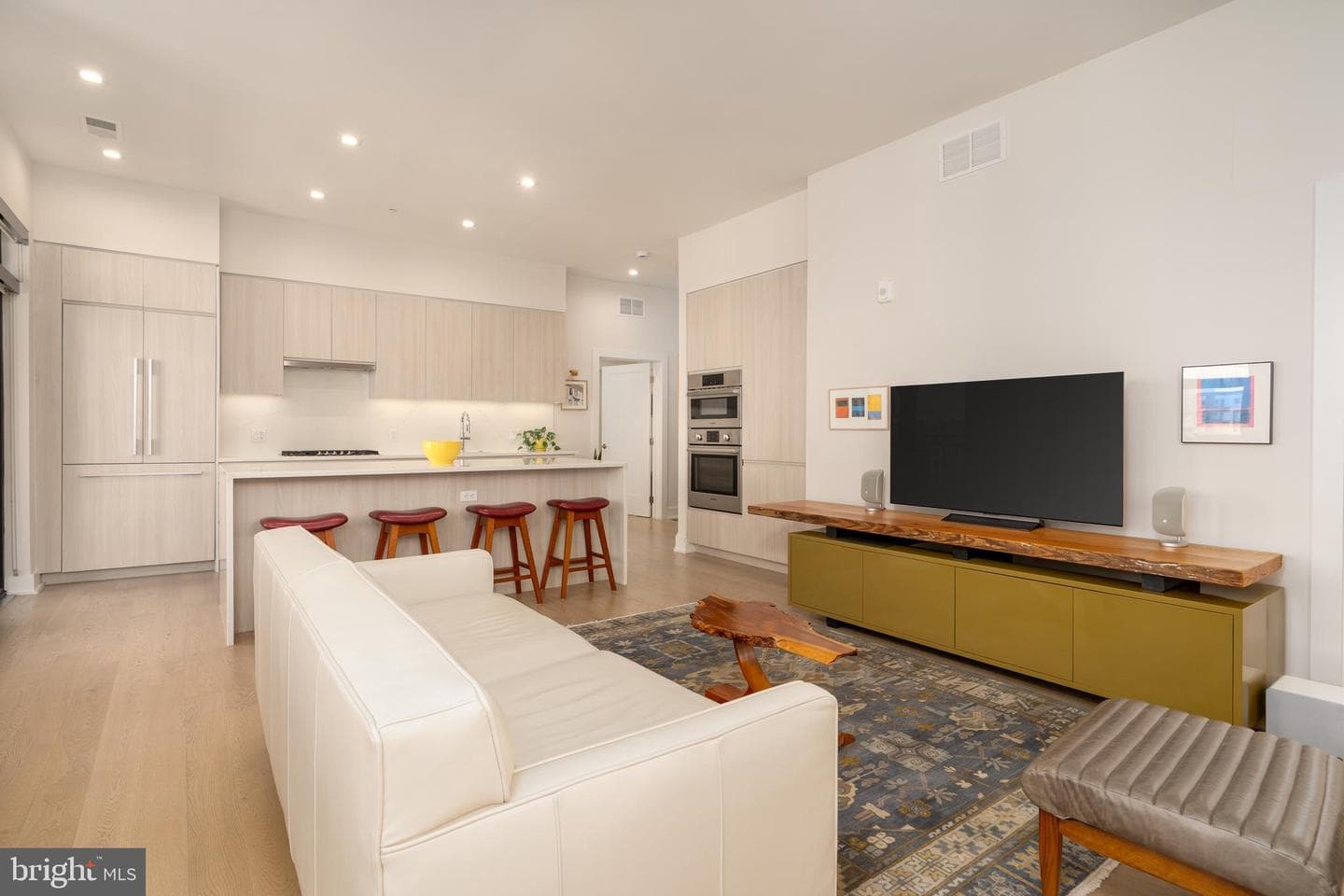 701 Swann Avenue #504 photo 12