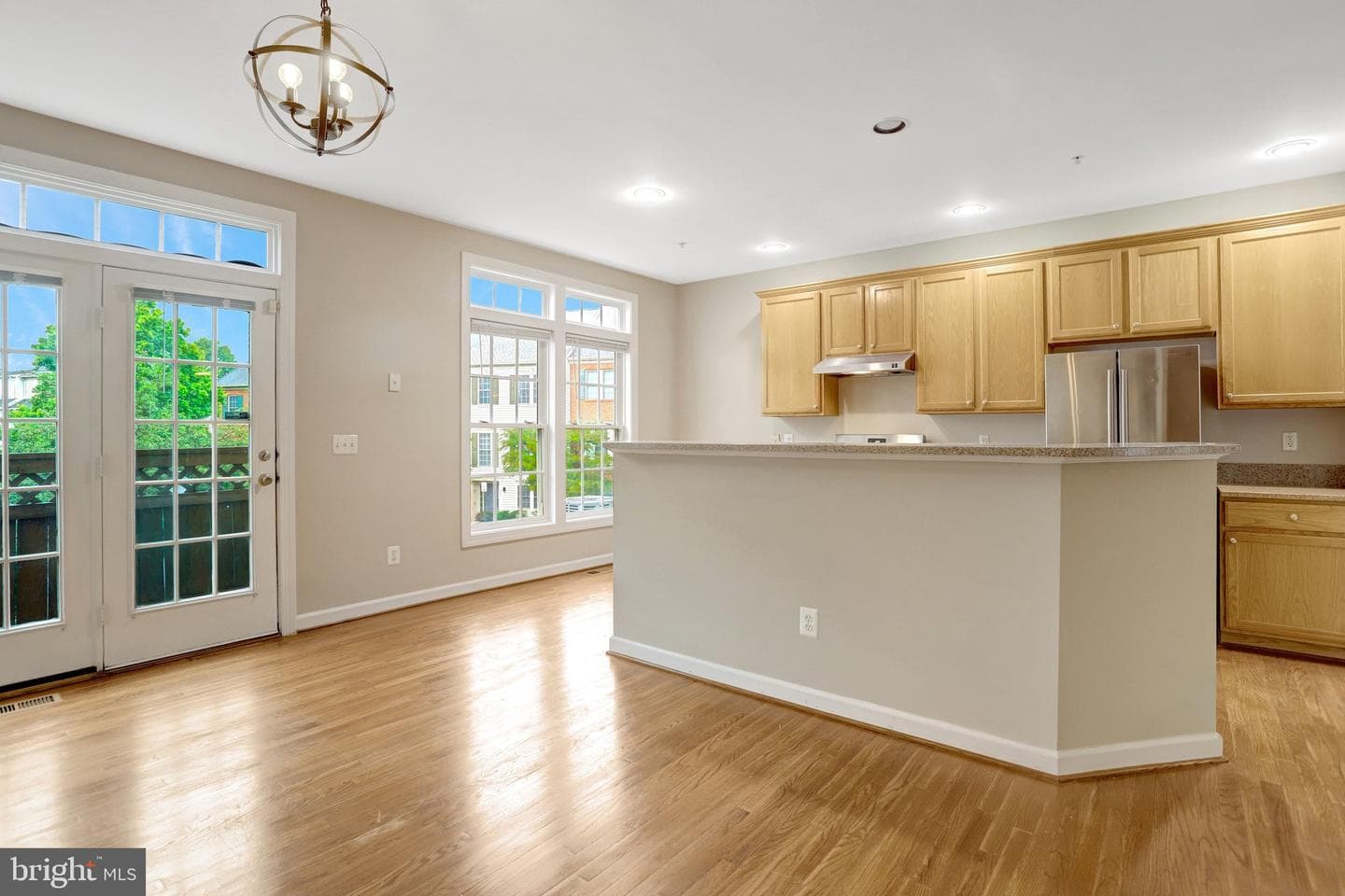 903 Harrison Circle photo 3