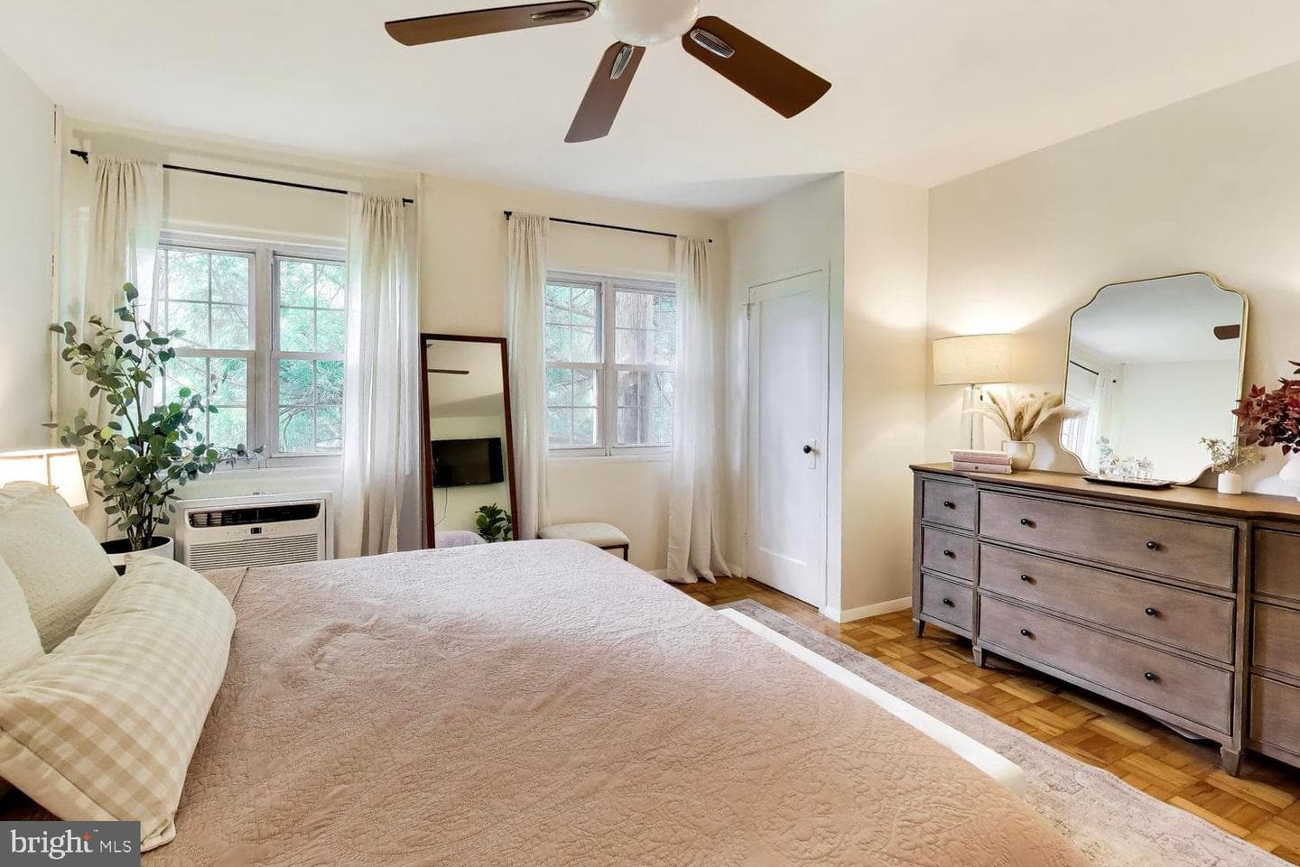 3442 Martha Custis Drive photo 10