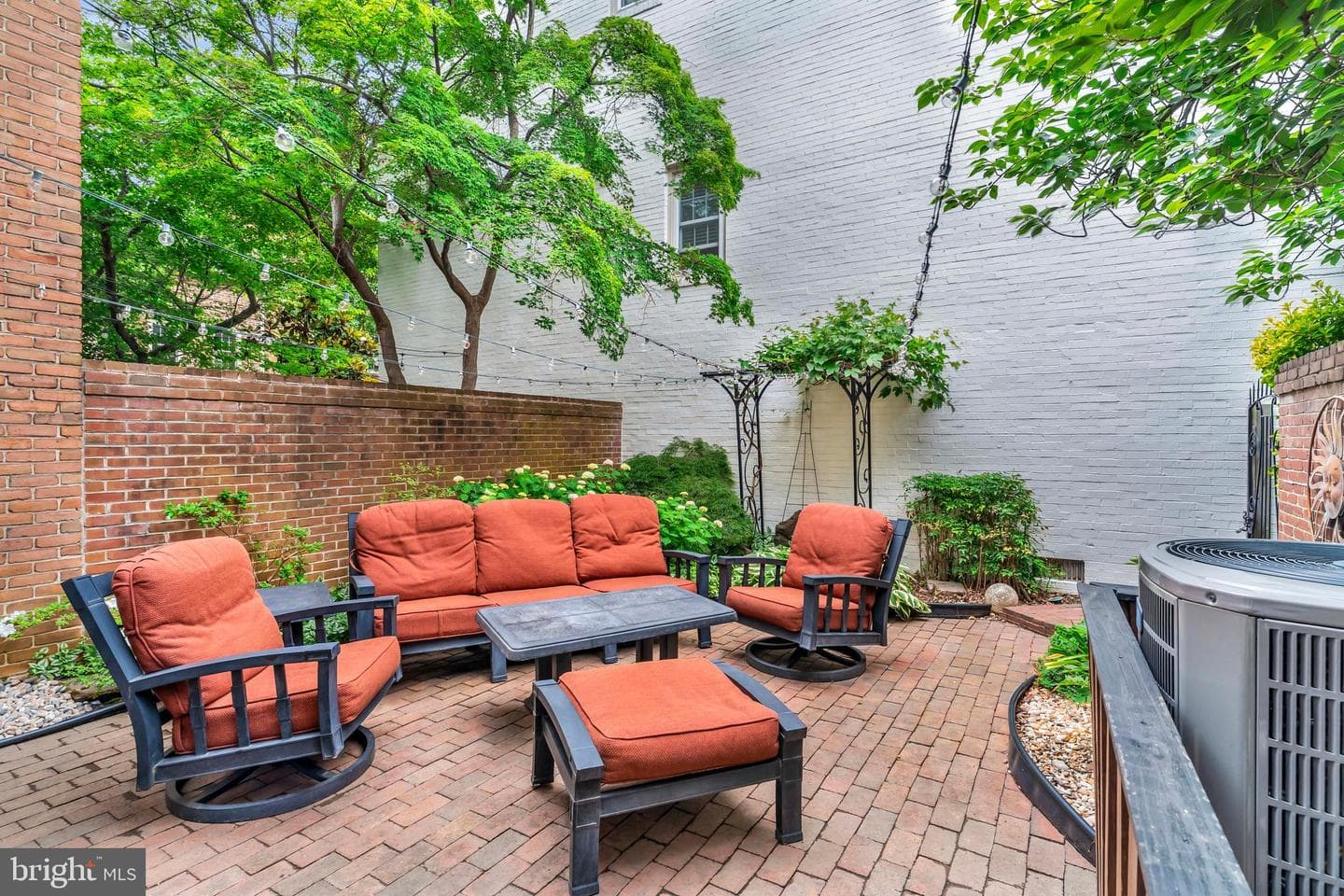 1118 N Pitt Street N photo 13