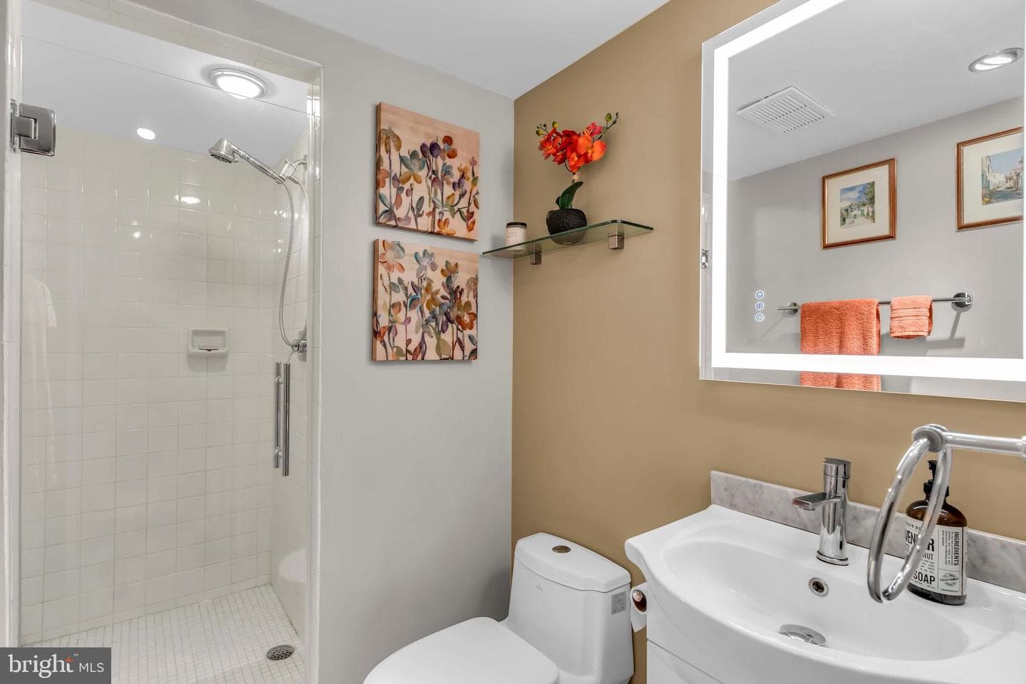 1118 N Pitt Street N photo 17