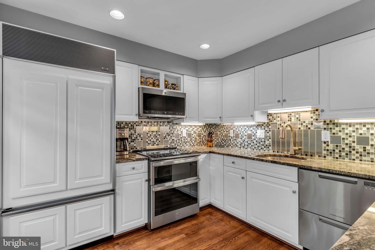 1118 N Pitt Street N photo 34