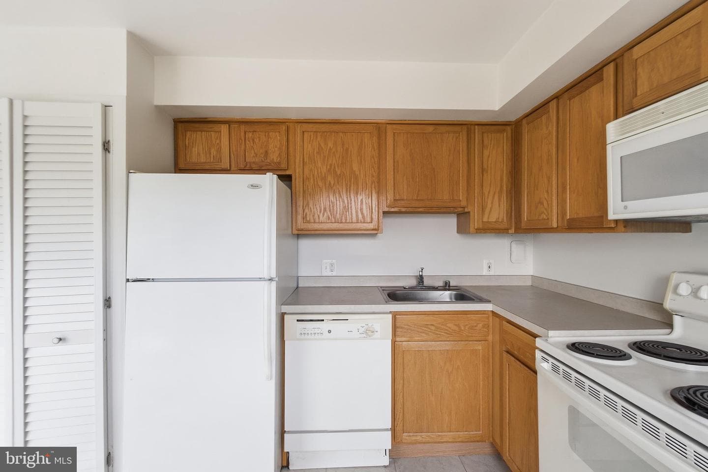 3222 S 28th Street #402 photo 16