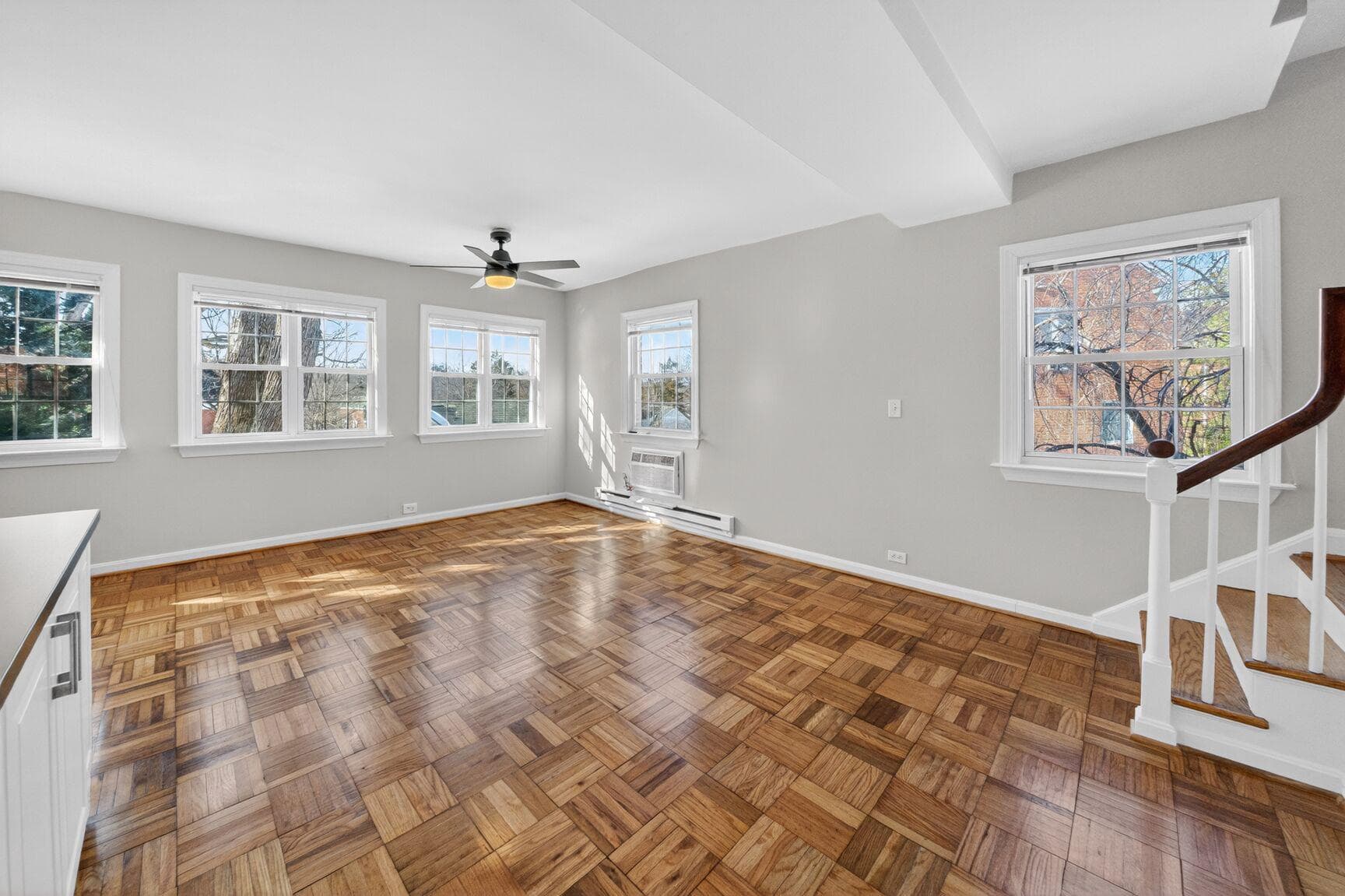 1103 Beverley Drive photo 5
