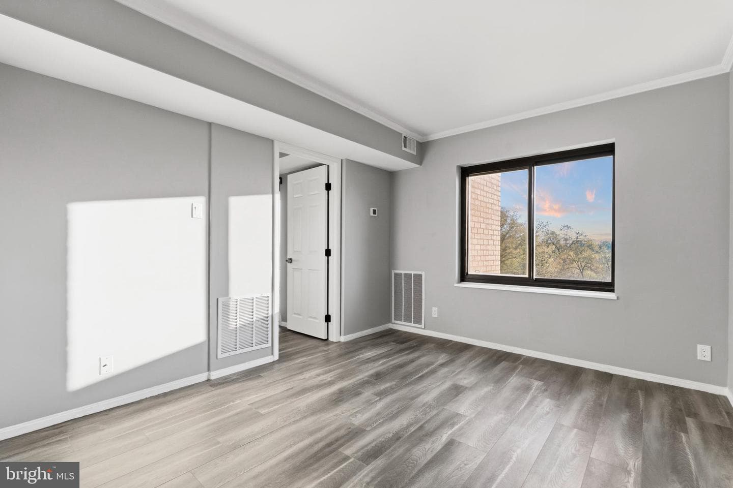 307 Yoakum Parkway #706 photo 22