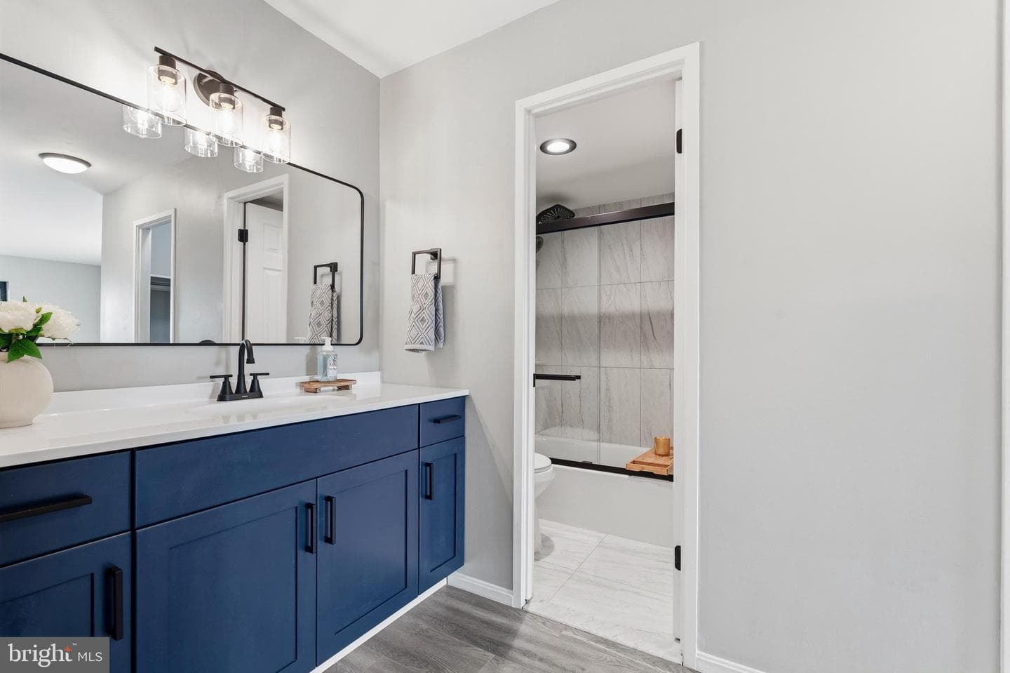 307 Yoakum Parkway #706 photo 26