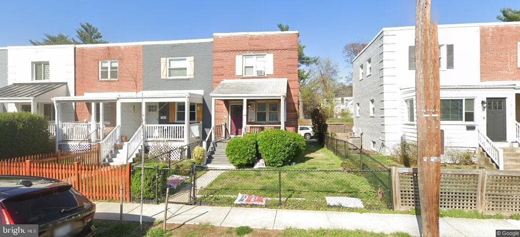 3039 Manning, Alexandria