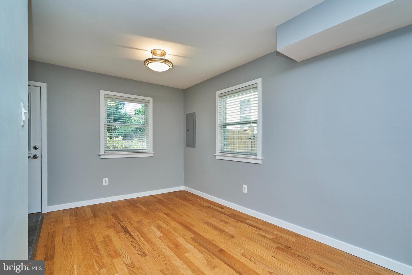 327 Laverne Avenue photo 12