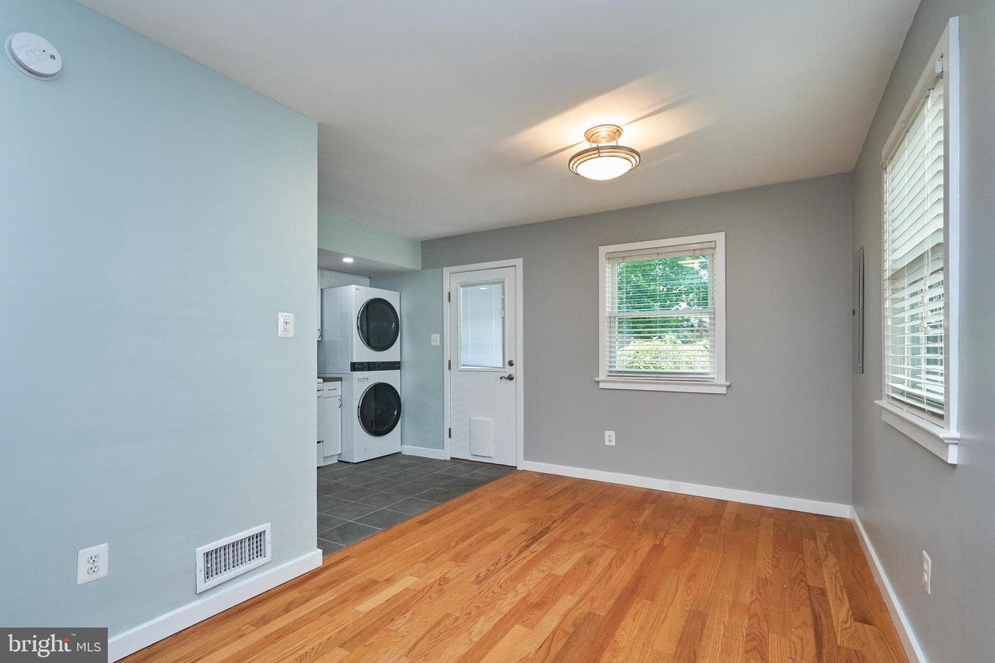 327 Laverne Avenue photo 13