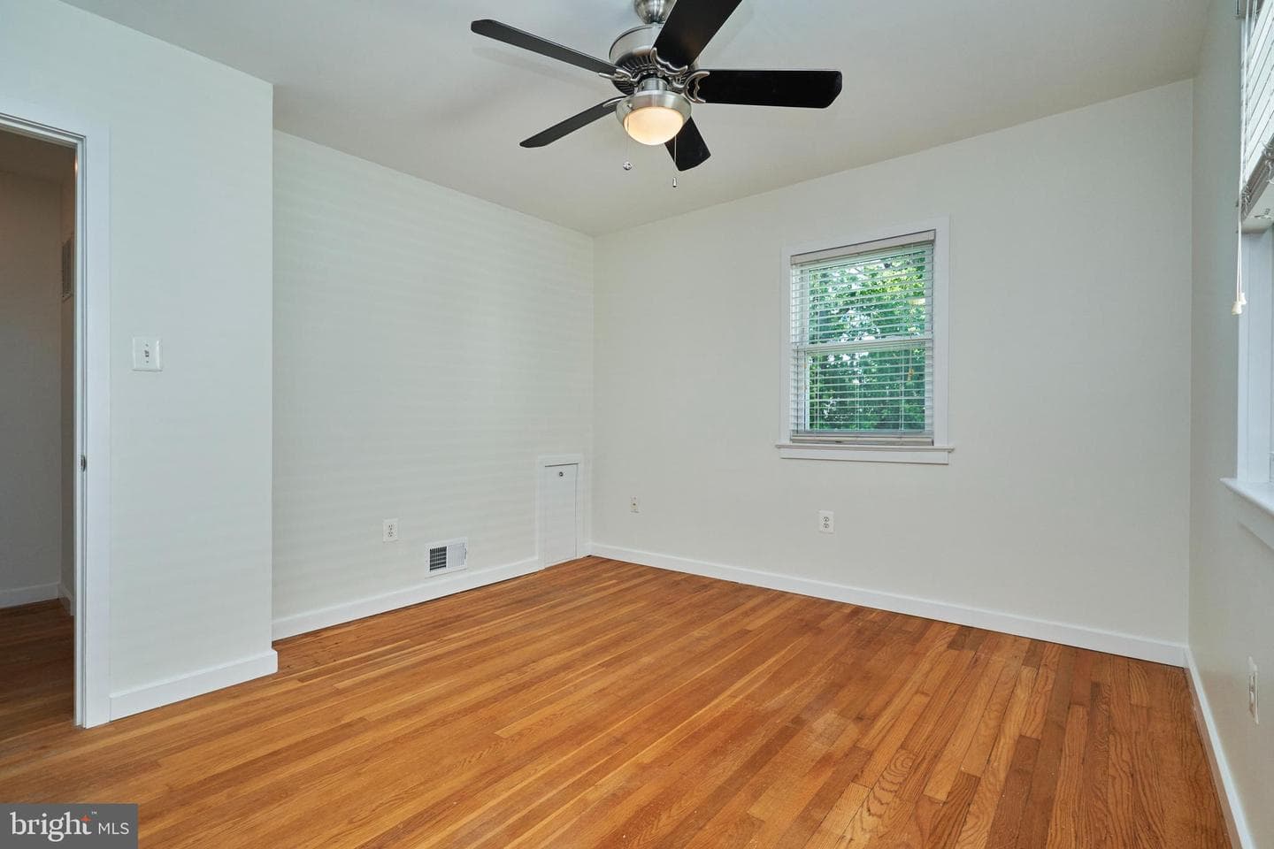 327 Laverne Avenue photo 24