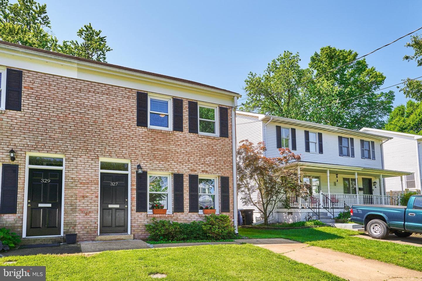 327 Laverne Avenue photo 3