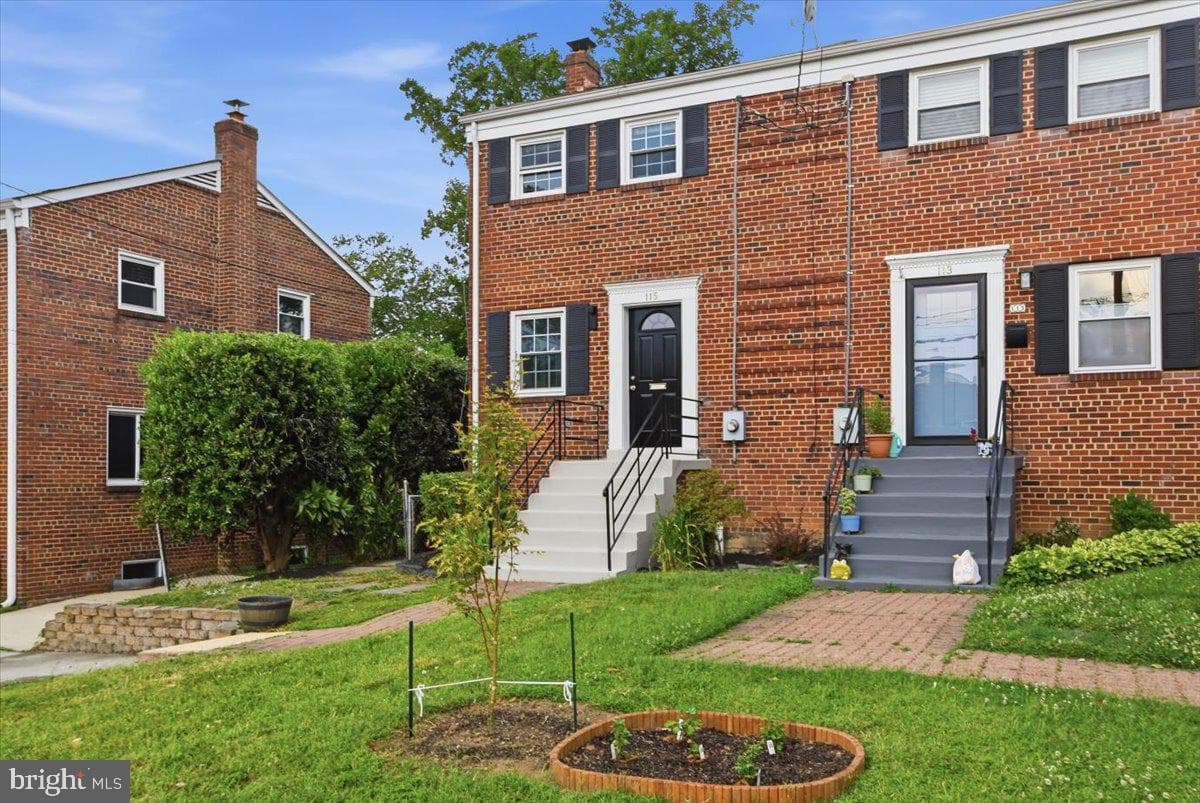 115 S Iris Street, Alexandria