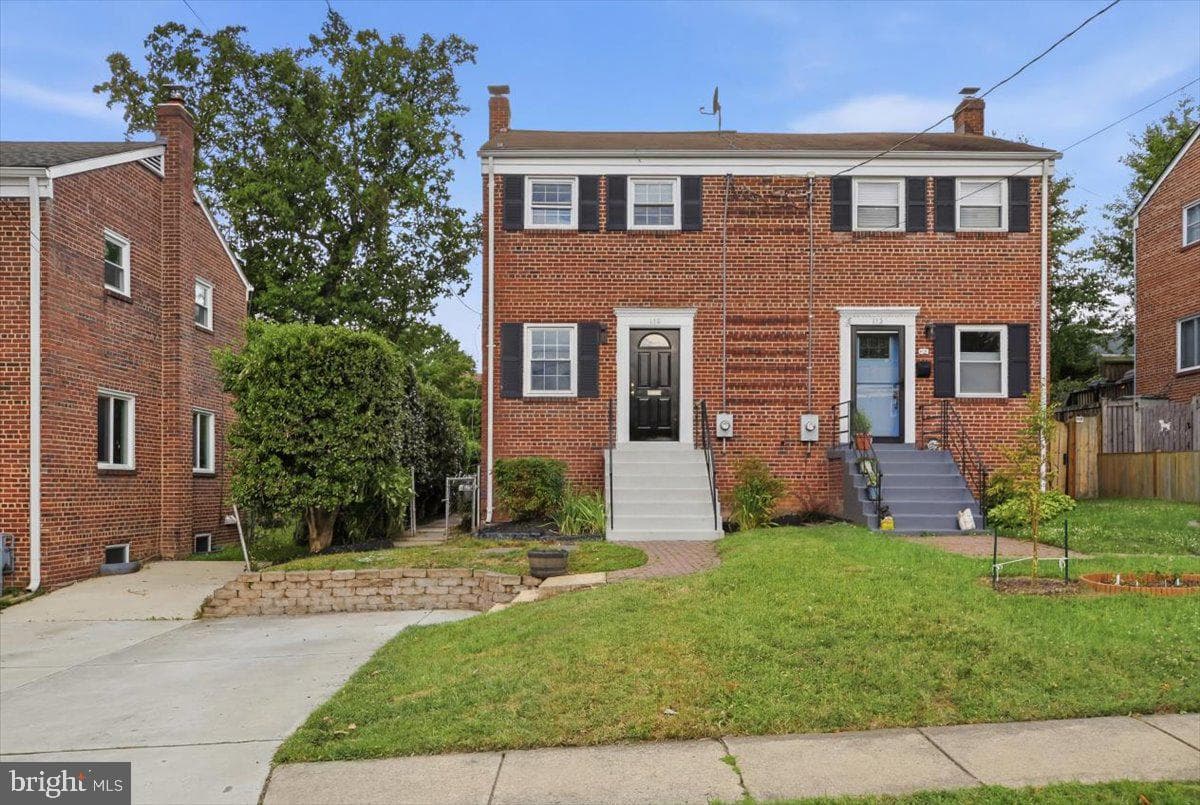 115 S Iris Street, Alexandria