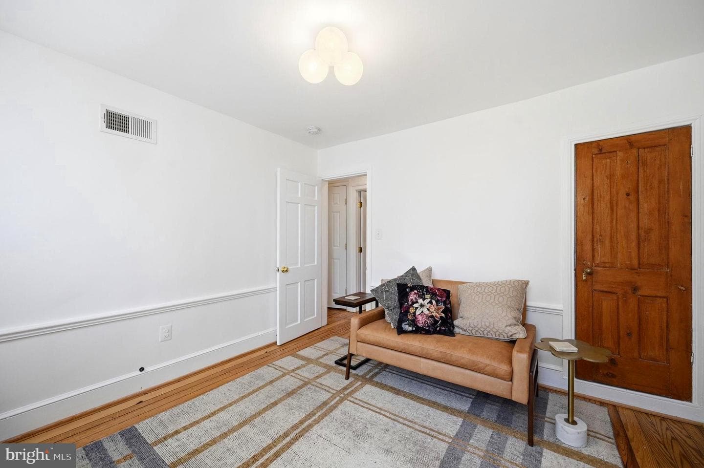 109 S Lee Street photo 44