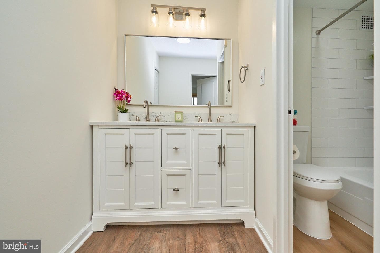 1225 Martha Custis Drive #810 photo 5