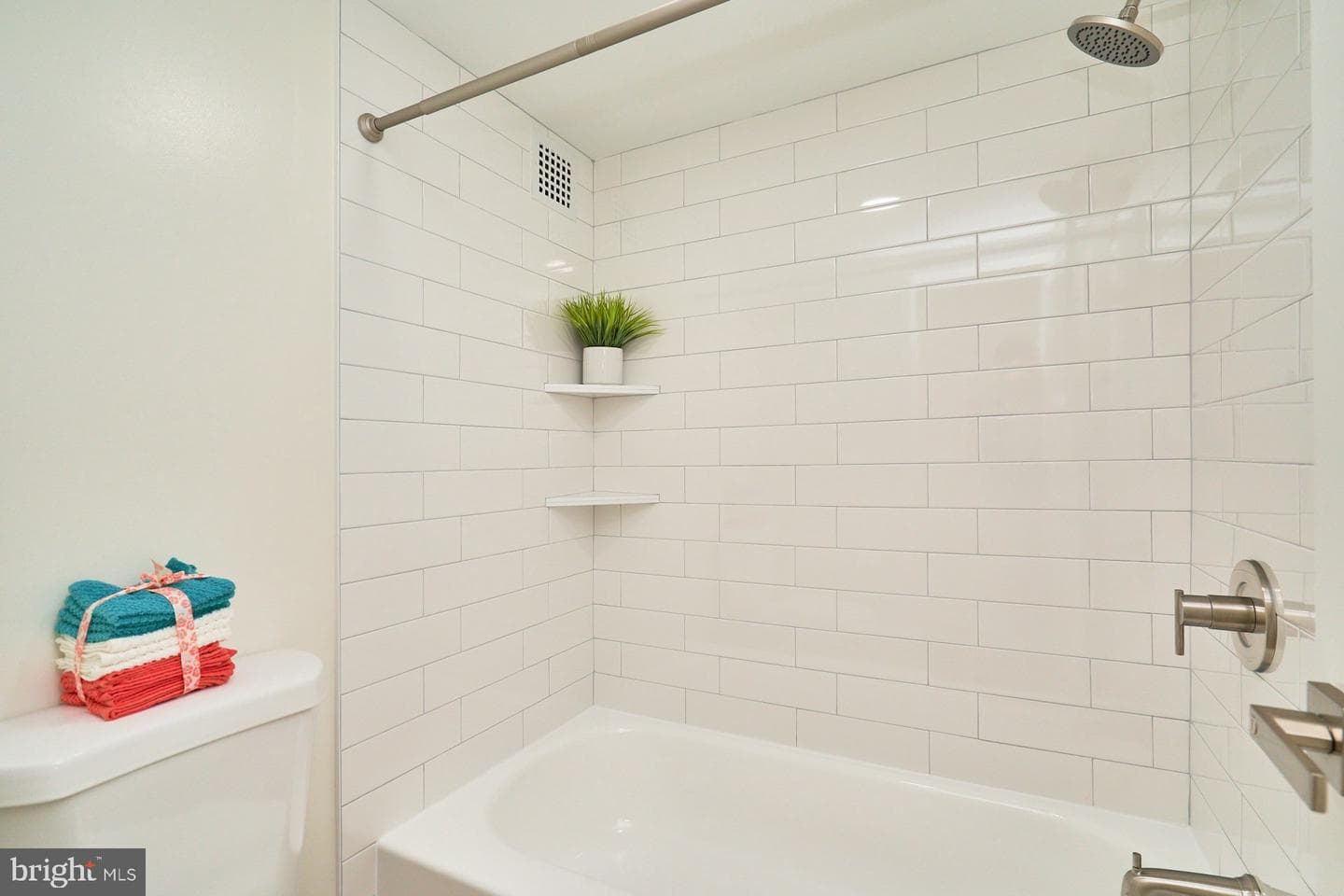1225 Martha Custis Drive #810 photo 7