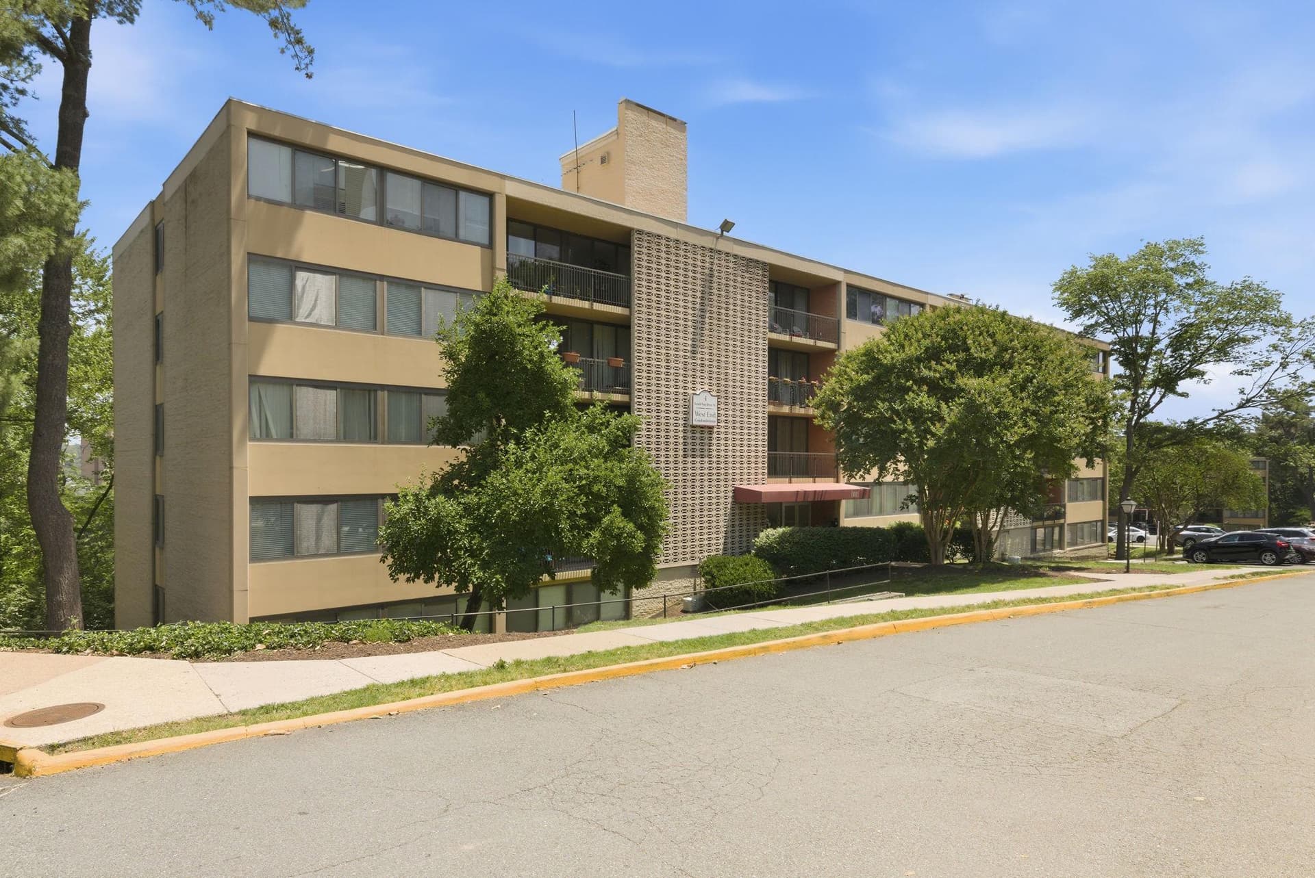 4 S Van Dorn St # 603 photo 24