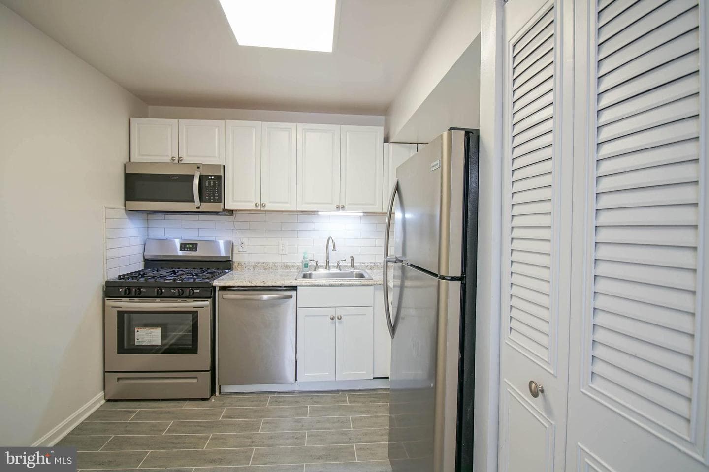 6 Canterbury Square #301 photo 12