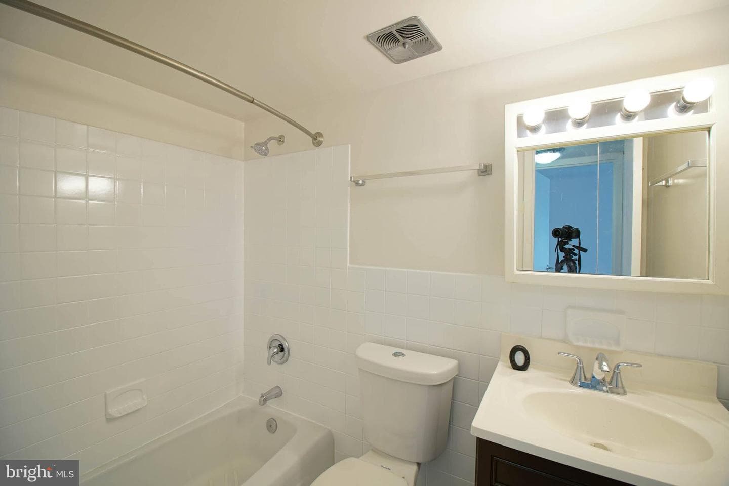 6 Canterbury Square #301 photo 16