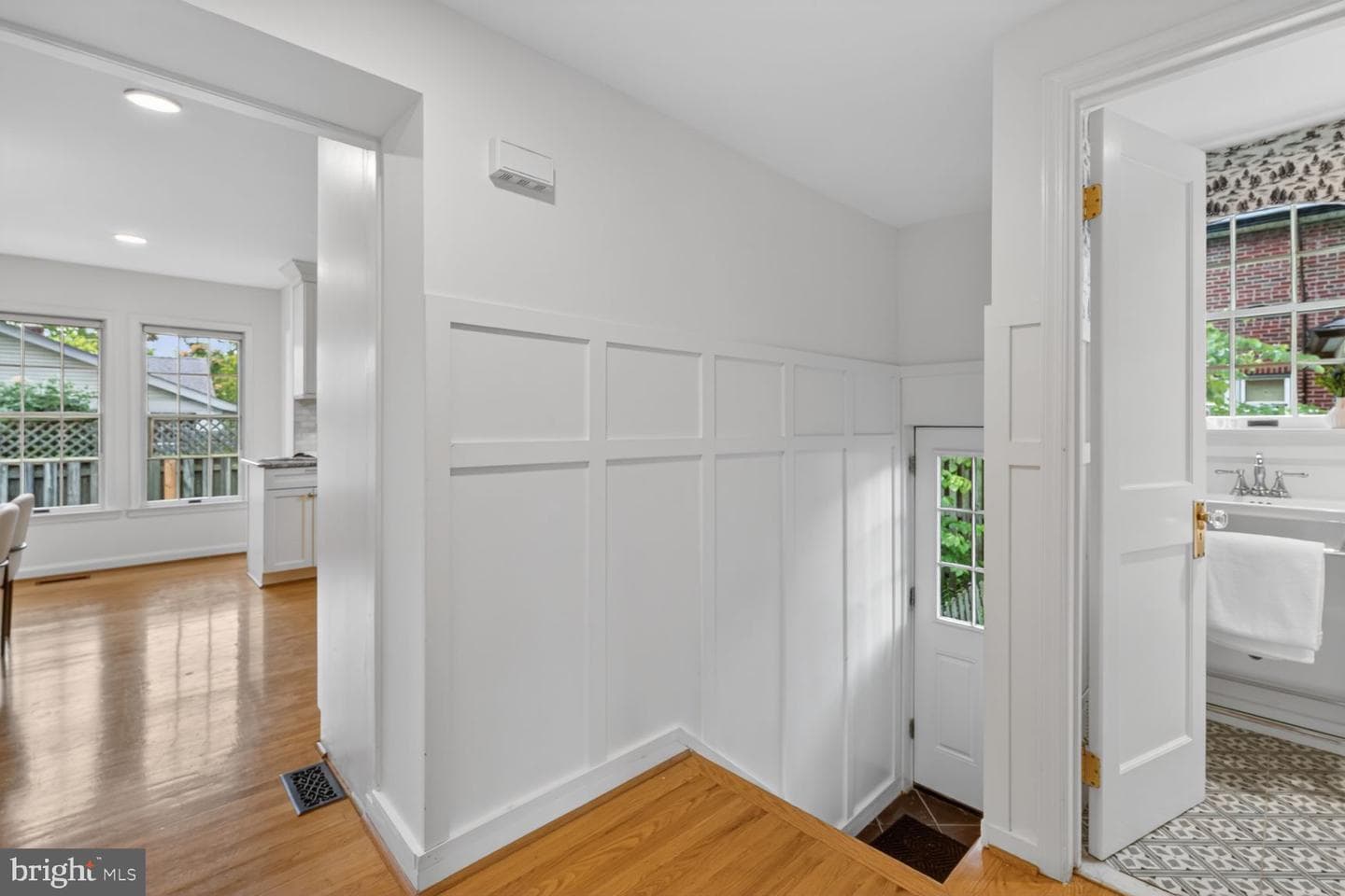 105 Adams Avenue photo 23