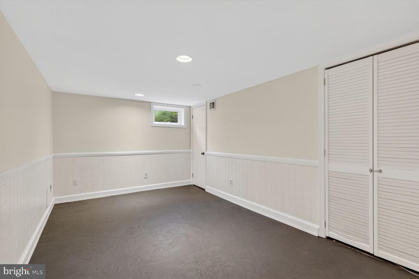 105 Adams Avenue photo 39