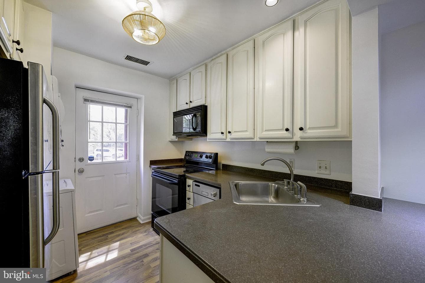 1403 E Abingdon Dr # 2 photo 11