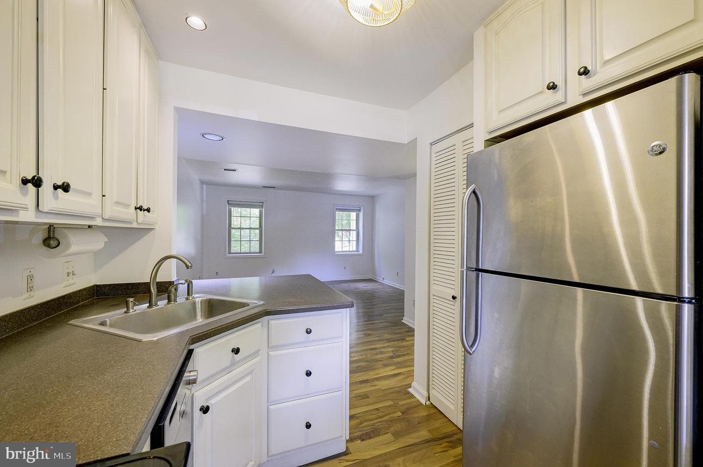 1403 E Abingdon Dr # 2 photo 13