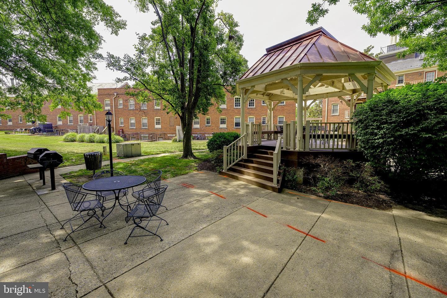 1403 E Abingdon Dr # 2 photo 28
