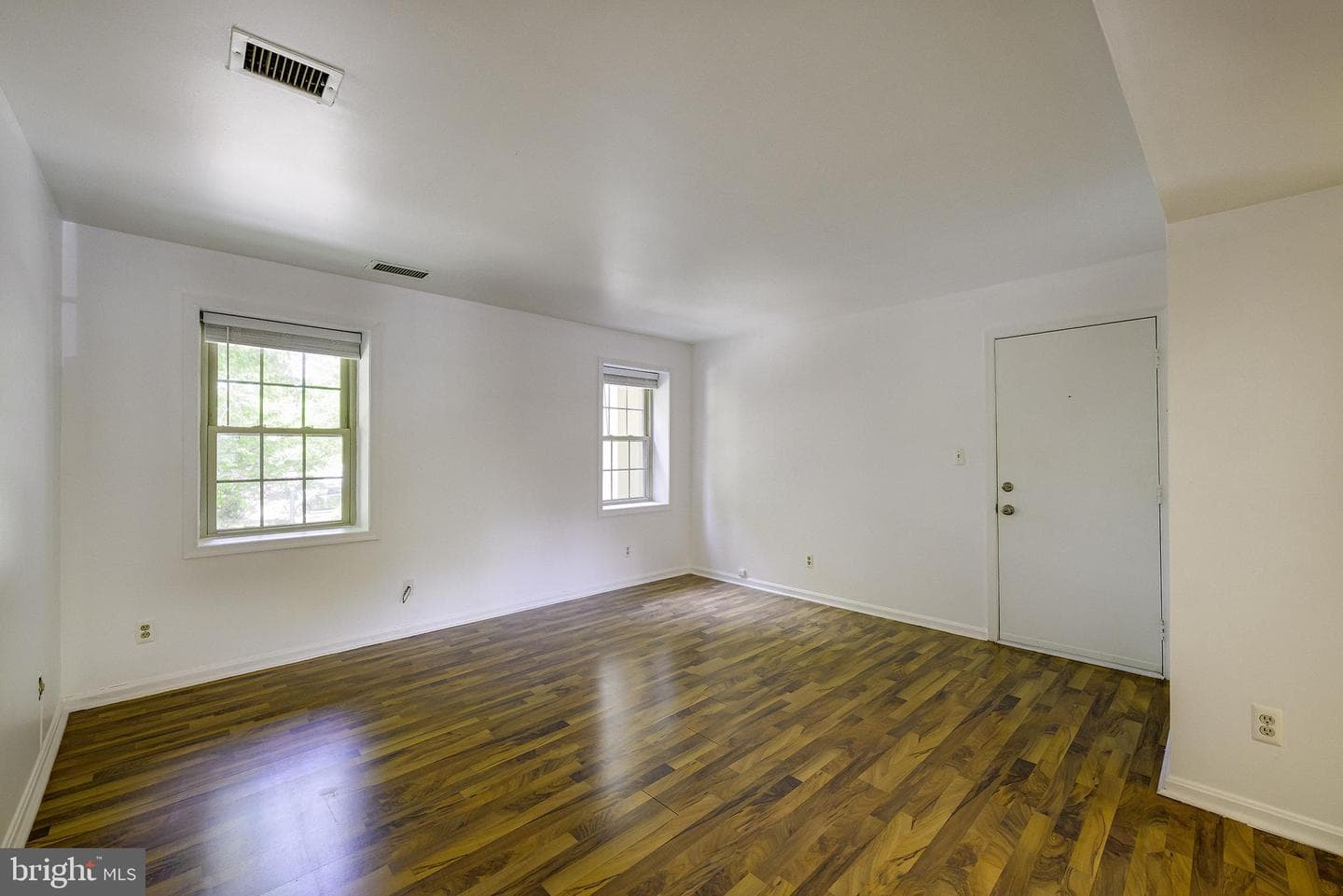 1403 E Abingdon Dr # 2 photo 5