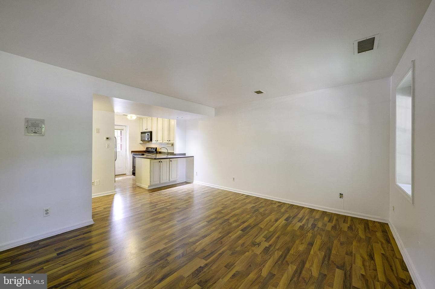 1403 E Abingdon Dr # 2 photo 8