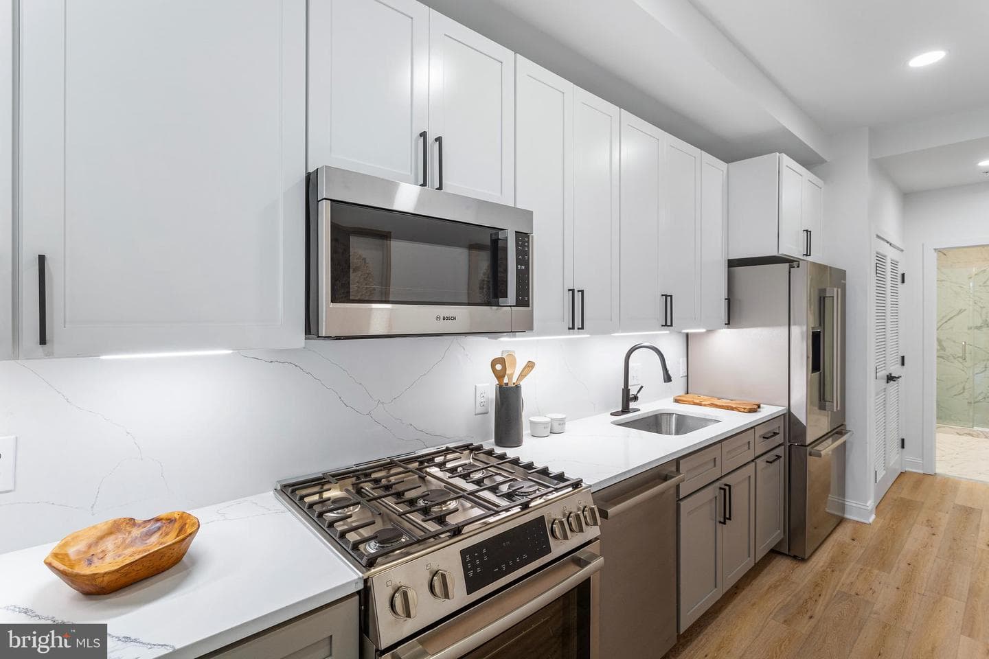 1229 King Street #201-1, Alexandria