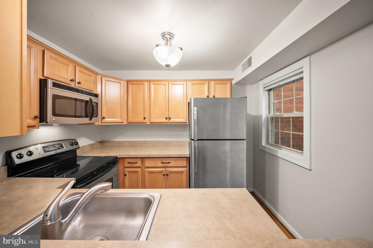 1311 E Abingdon Drive #4 photo 6