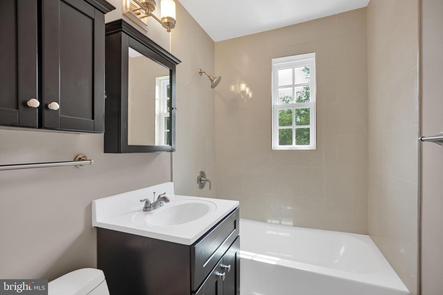 1700 W Abingdon Drive #203 photo 31