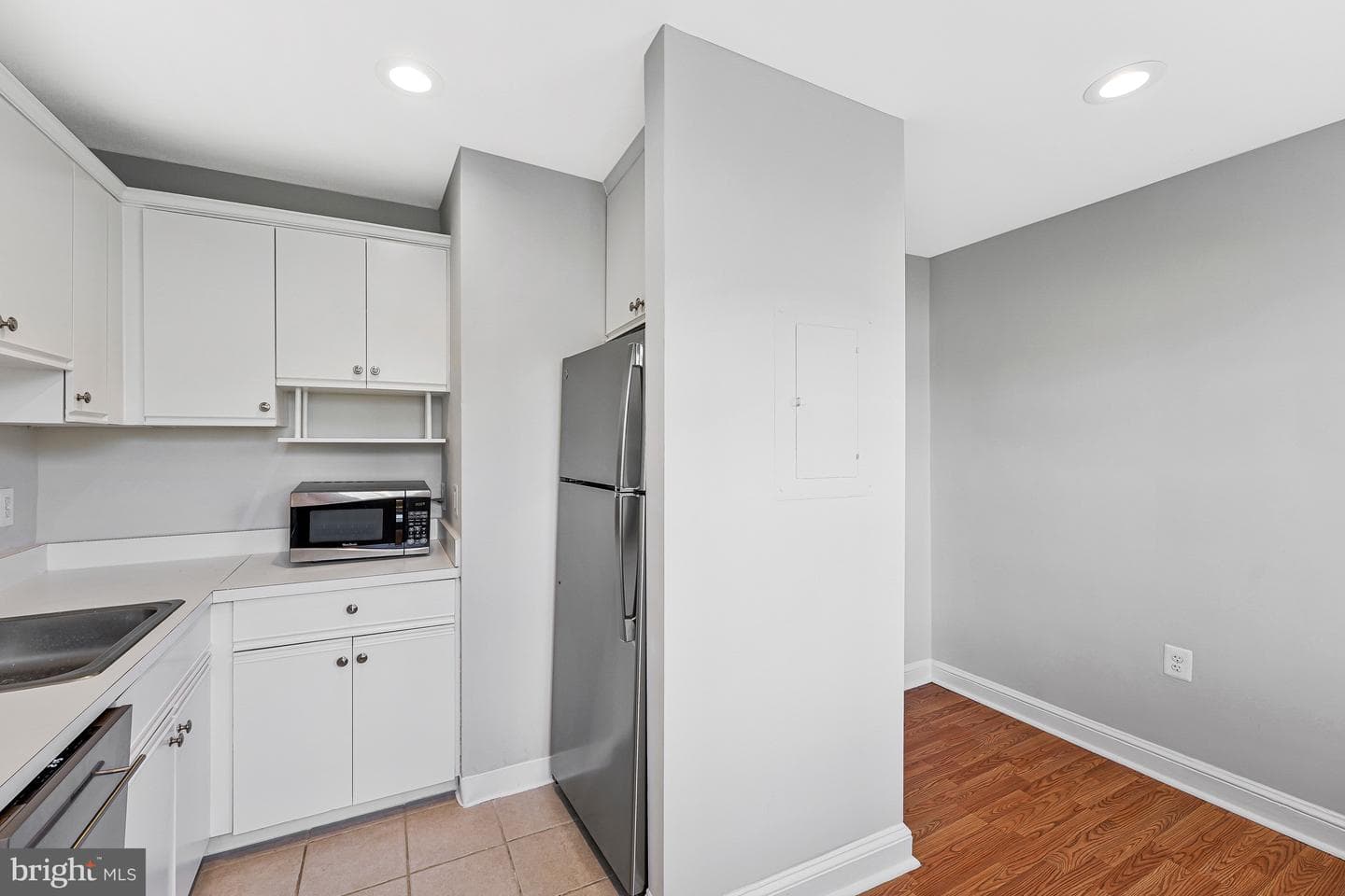 1808 W Abingdon Drive #301 photo 6