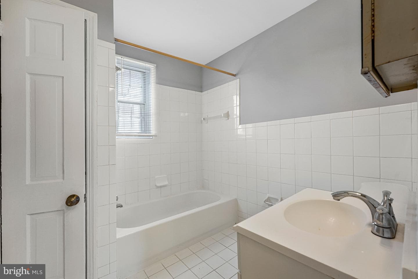 1808 W Abingdon Drive #301 photo 9