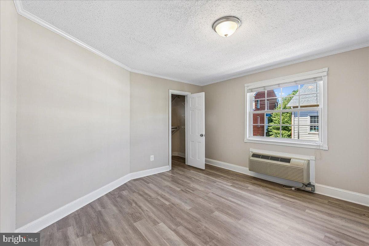 1708 W Abingdon Drive #301 photo 17