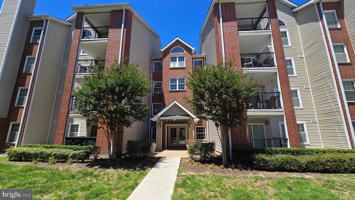 3307 Wyndham Circle #1166, Alexandria