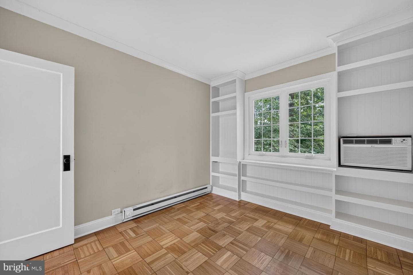 1557 Mount Eagle photo 30