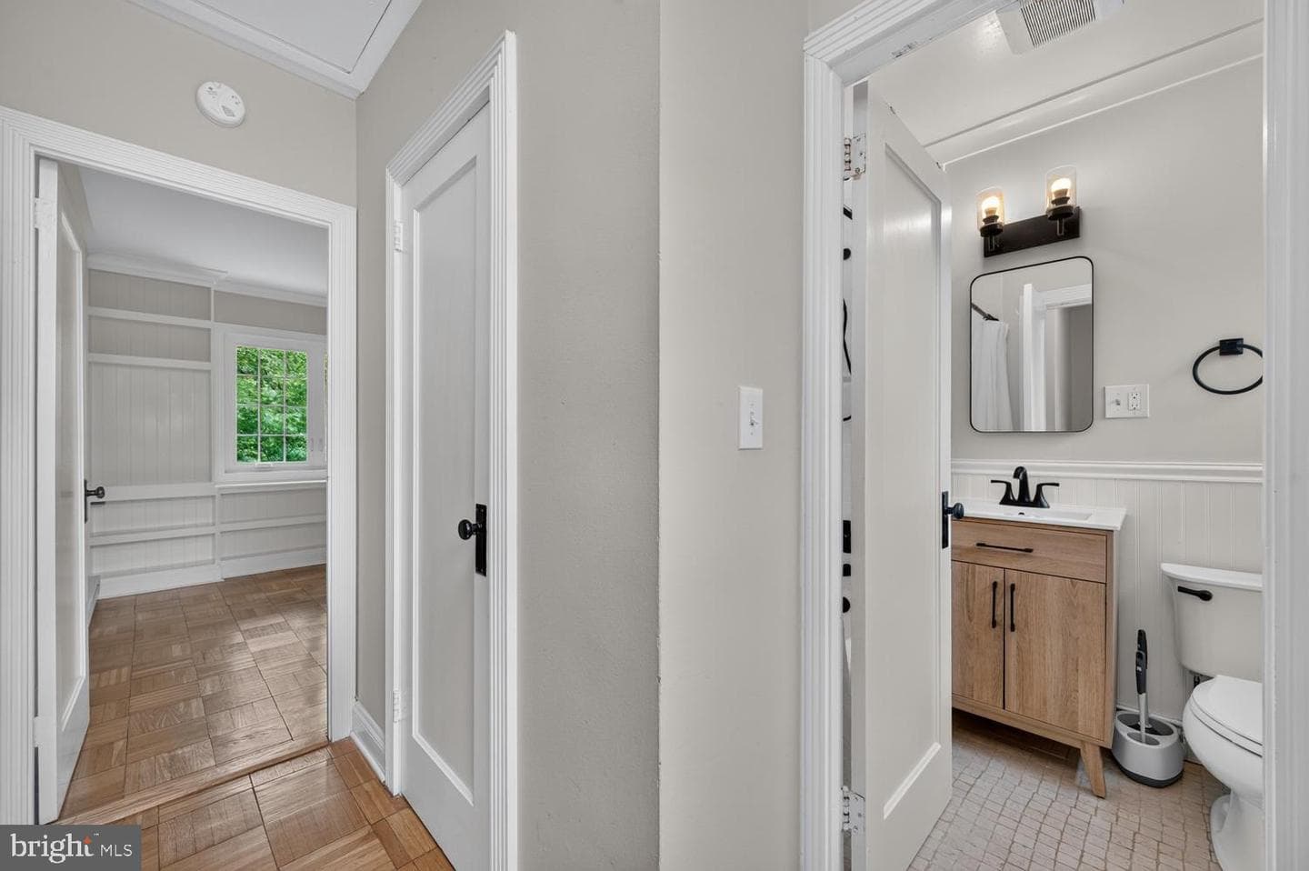 1557 Mount Eagle photo 34