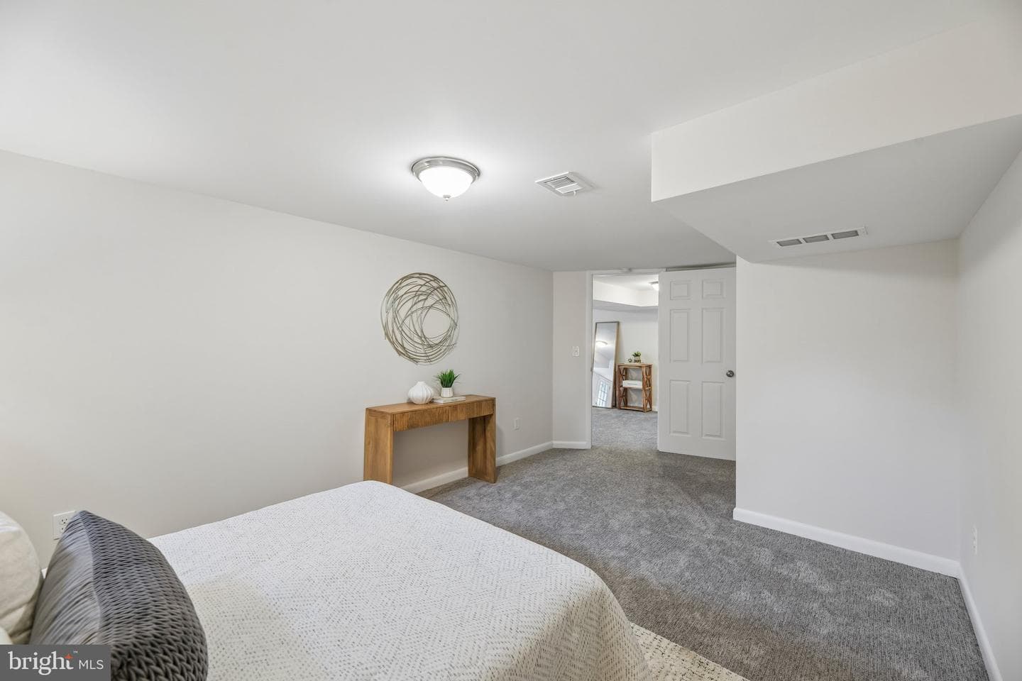 1111 Archer Court photo 35