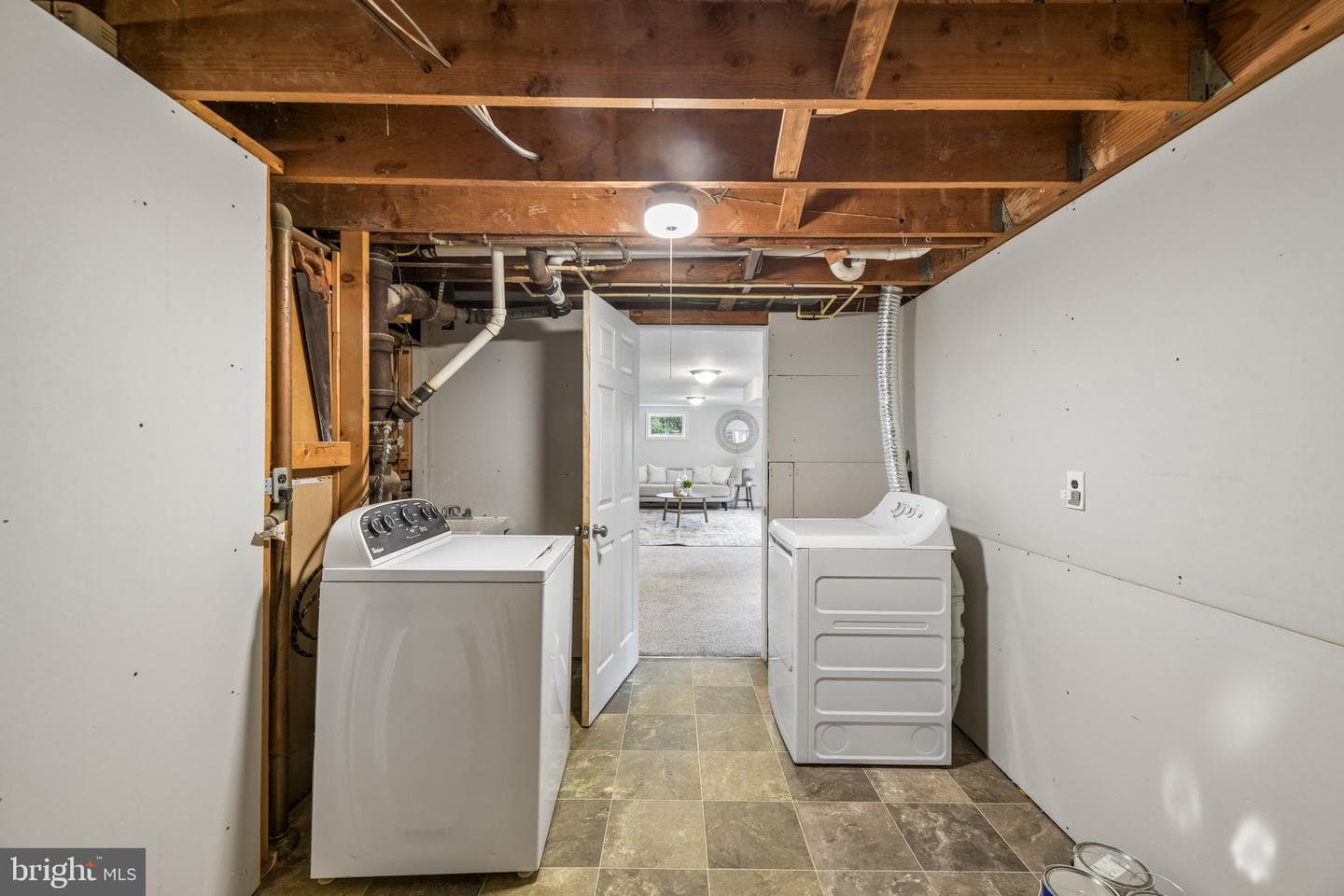 1111 Archer Court photo 46