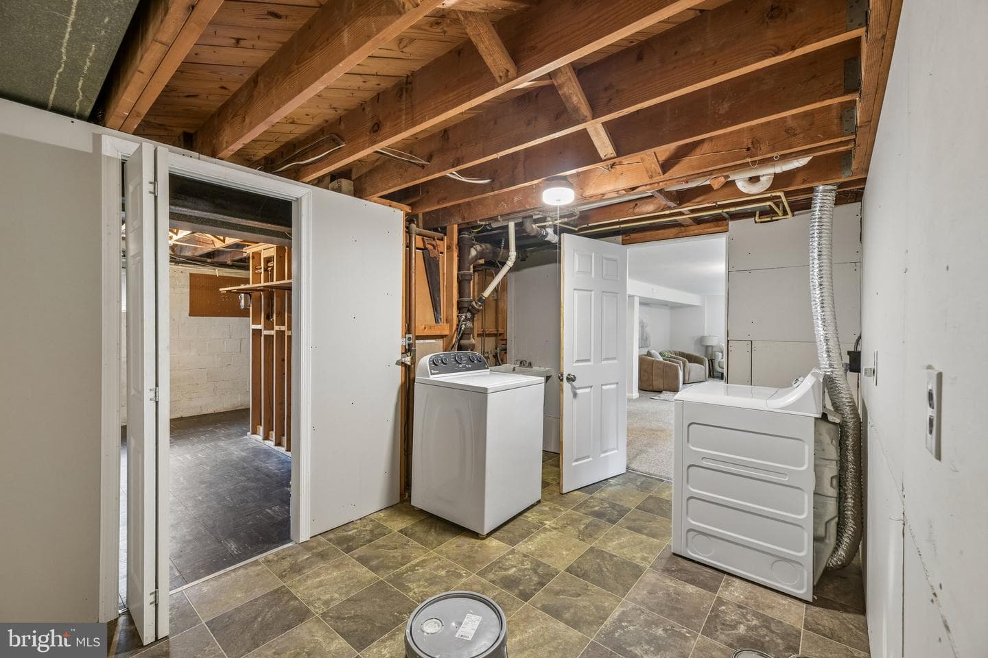 1111 Archer Court photo 47