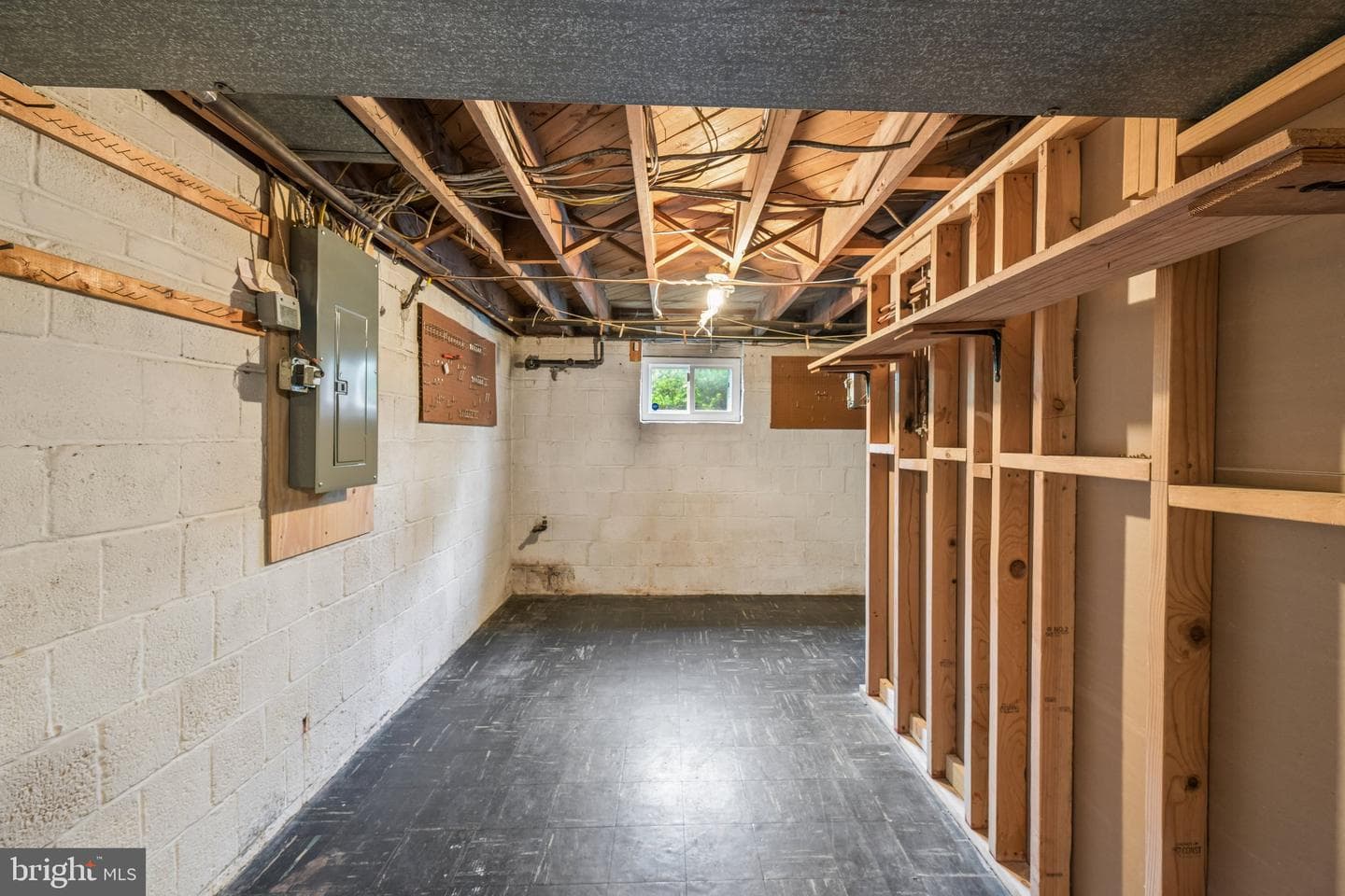 1111 Archer Court photo 48