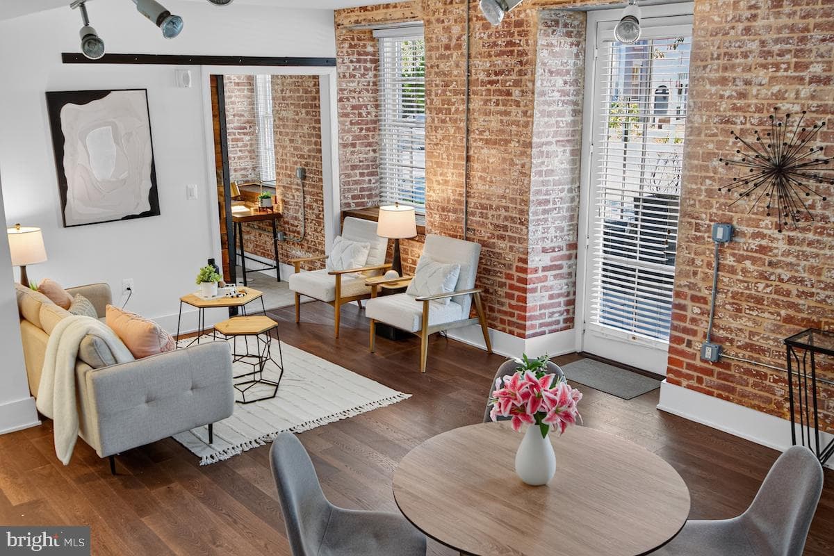 515 N Washington Street #105 photo 19