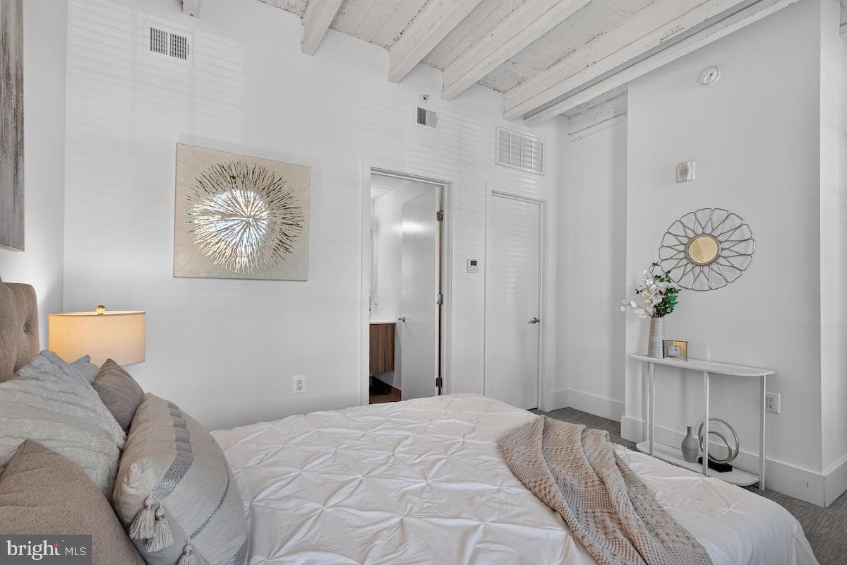 515 N Washington Street #105 photo 32