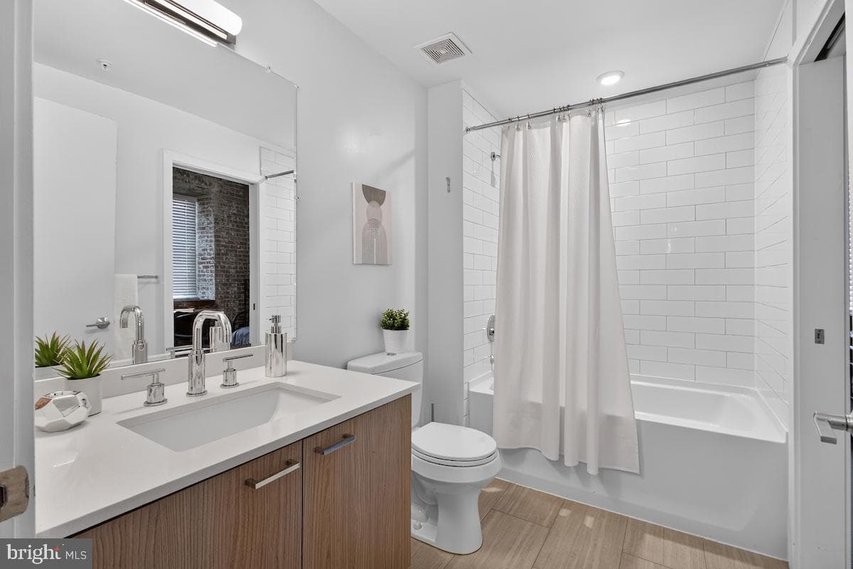 515 N Washington Street #105 photo 47