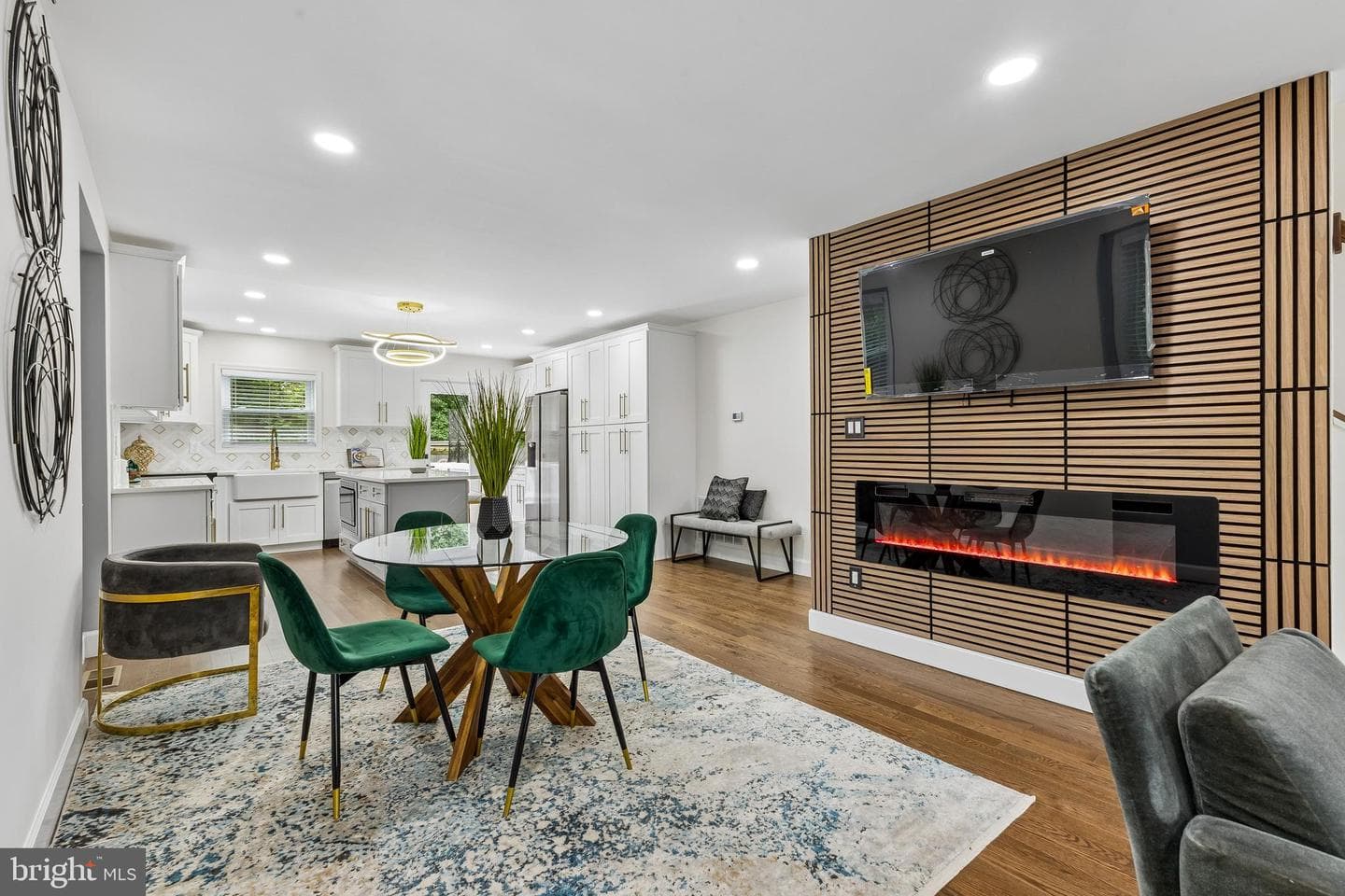 415 E Mason Avenue photo 4