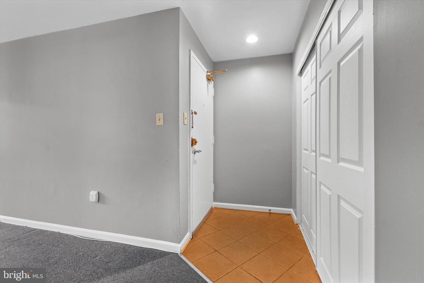 2 Canterbury Square #202 photo 9