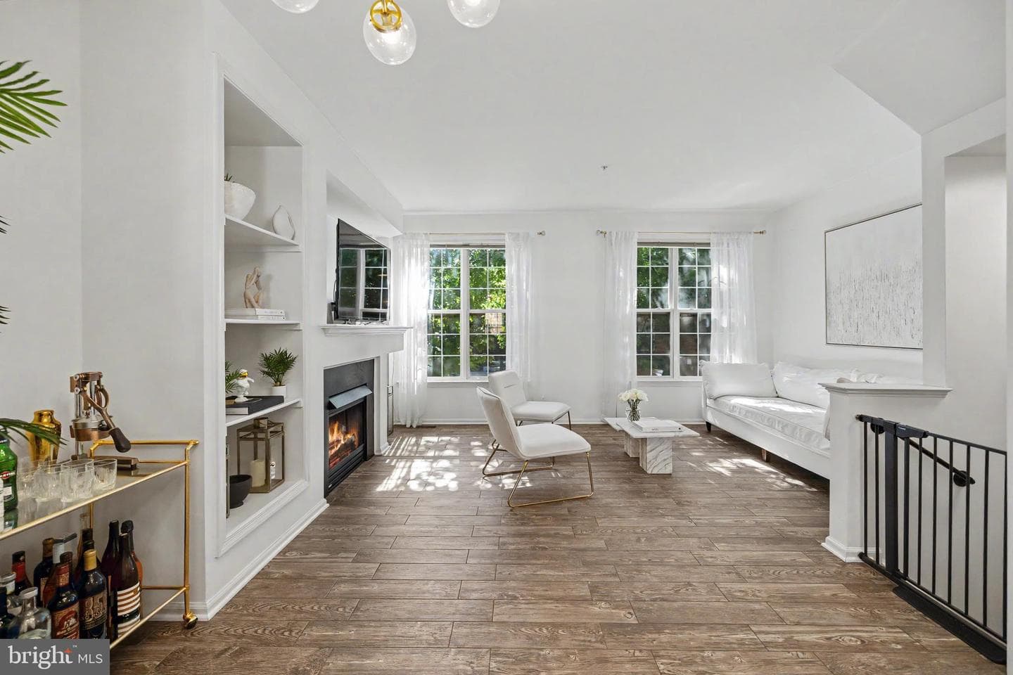 109 Martin Lane photo 17