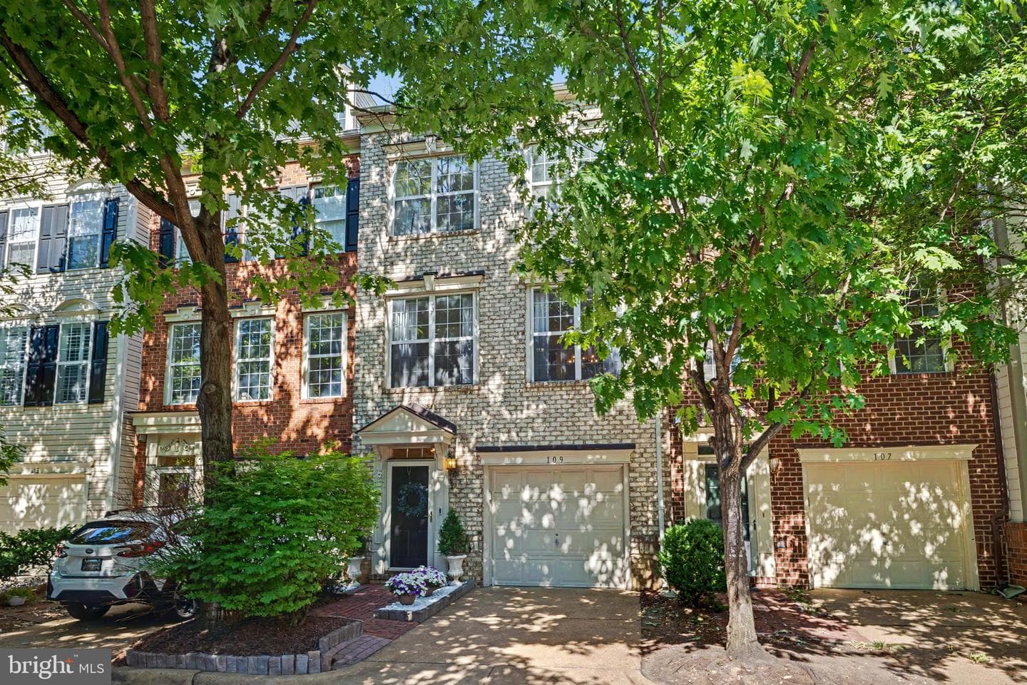 109 Martin Lane, Alexandria